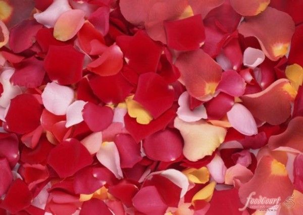 Домашняя косметика из лепестков розы