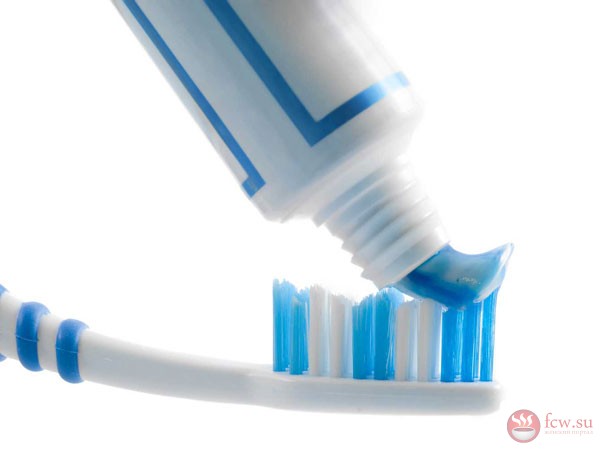 Какими должны быть зубная щётка и паста?