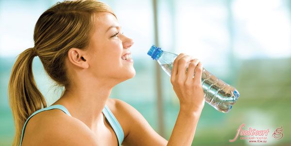 Как пить воду, чтобы похудеть: 7 простых правил
