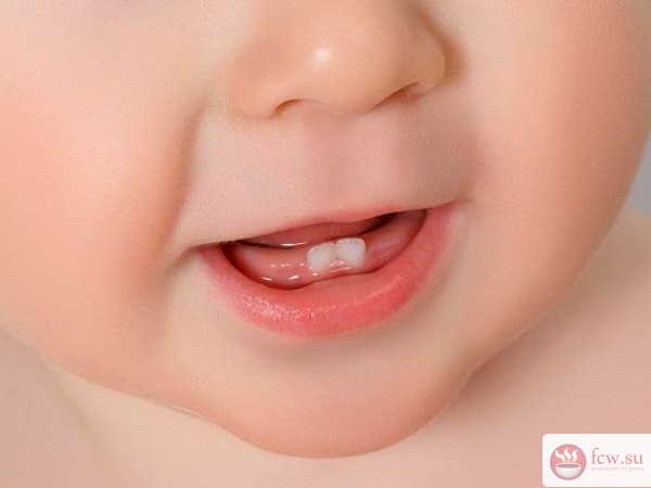 Первые зубки малыша: сложности ожидания