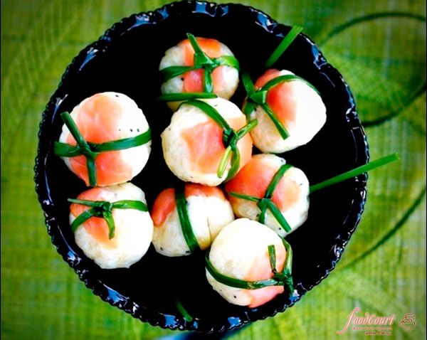 Картофельные шарики со сливочным сыром и лососем